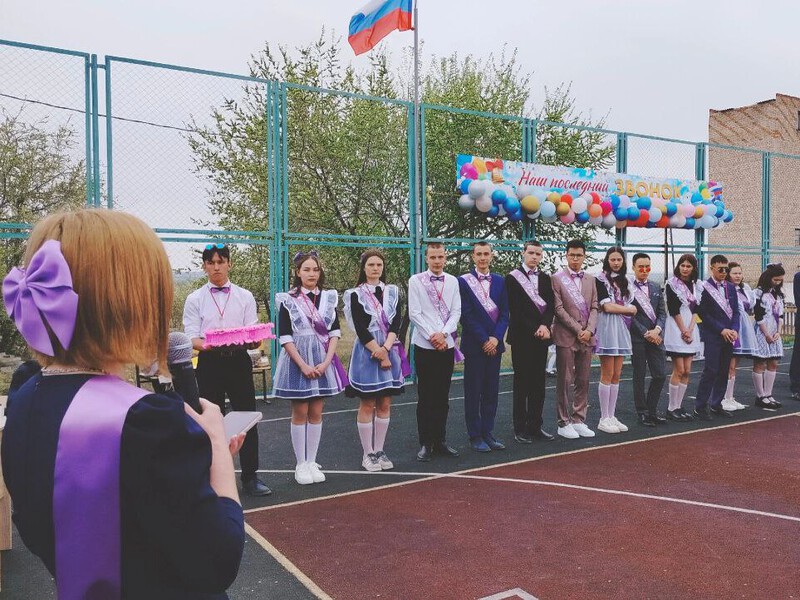 выпускники школы.
